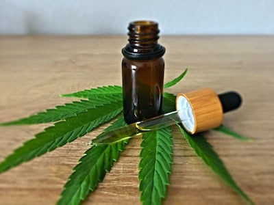 cannabinoid-therapy.jpg